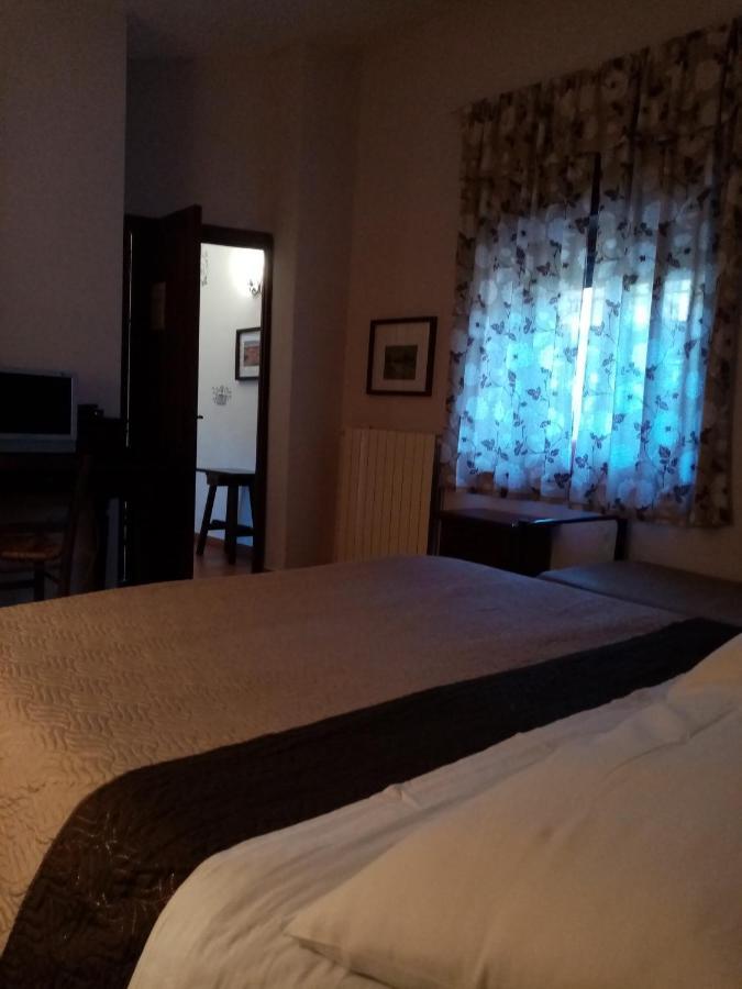 Agriturismo Tre Santi Villa ปาดูลา ภายนอก รูปภาพ