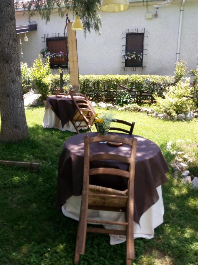 Agriturismo Tre Santi Villa ปาดูลา ภายนอก รูปภาพ