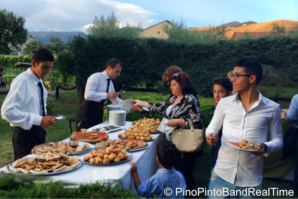Agriturismo Tre Santi Villa ปาดูลา ภายนอก รูปภาพ