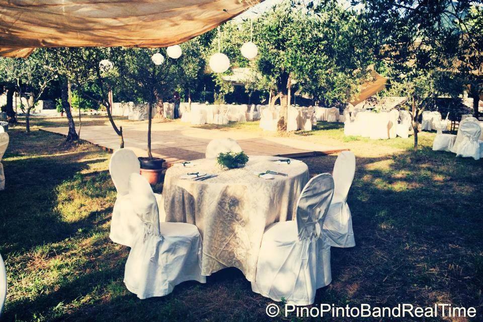 Agriturismo Tre Santi Villa ปาดูลา ภายนอก รูปภาพ